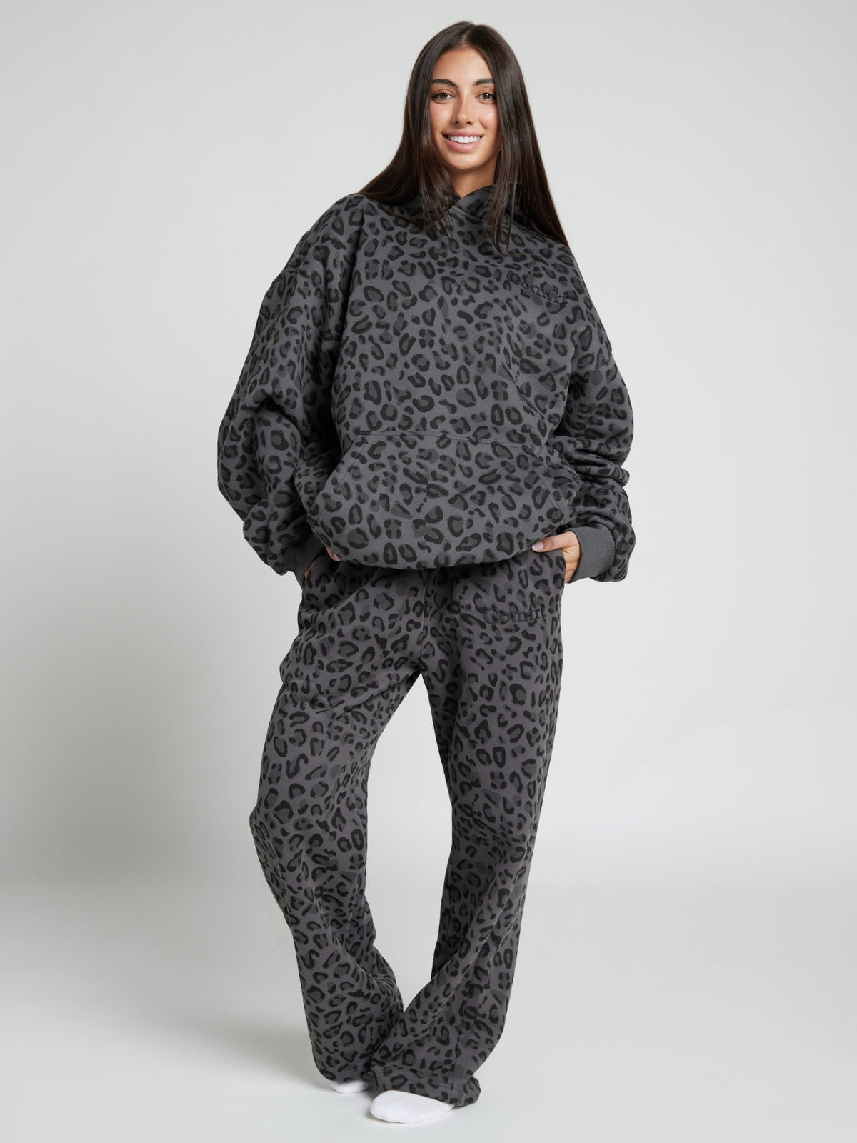 Minimalist Straight Leg Sweatpants – Short