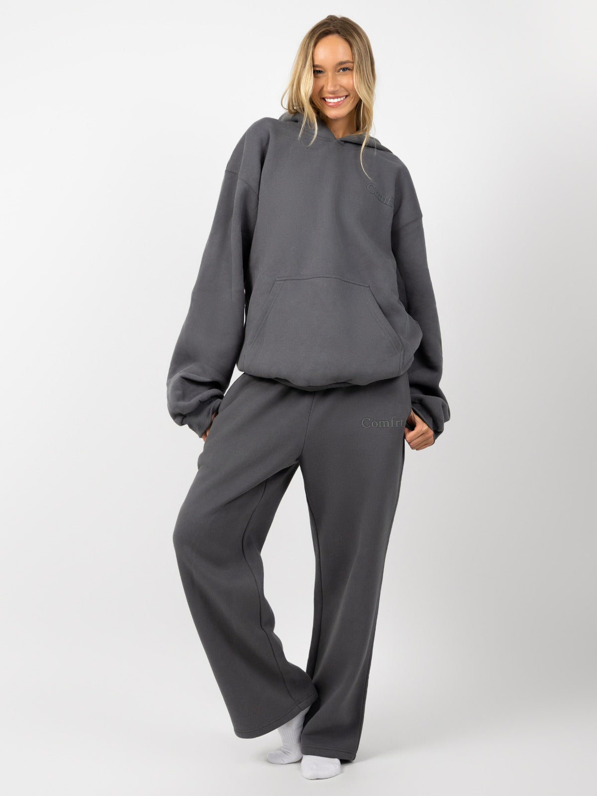 Minimalist Straight Leg Sweatpants – Short