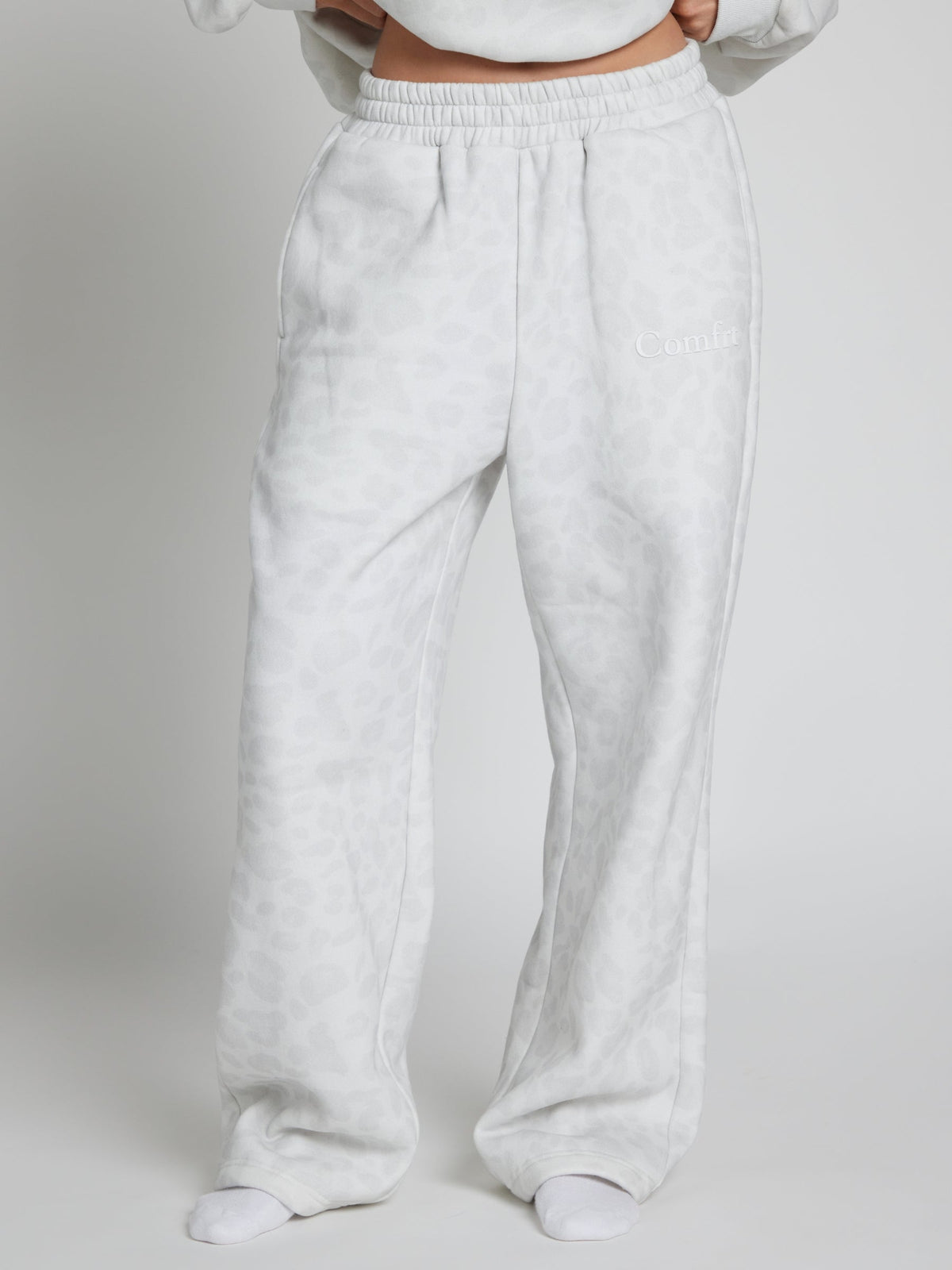 Minimalist Straight Leg Sweatpants – Short