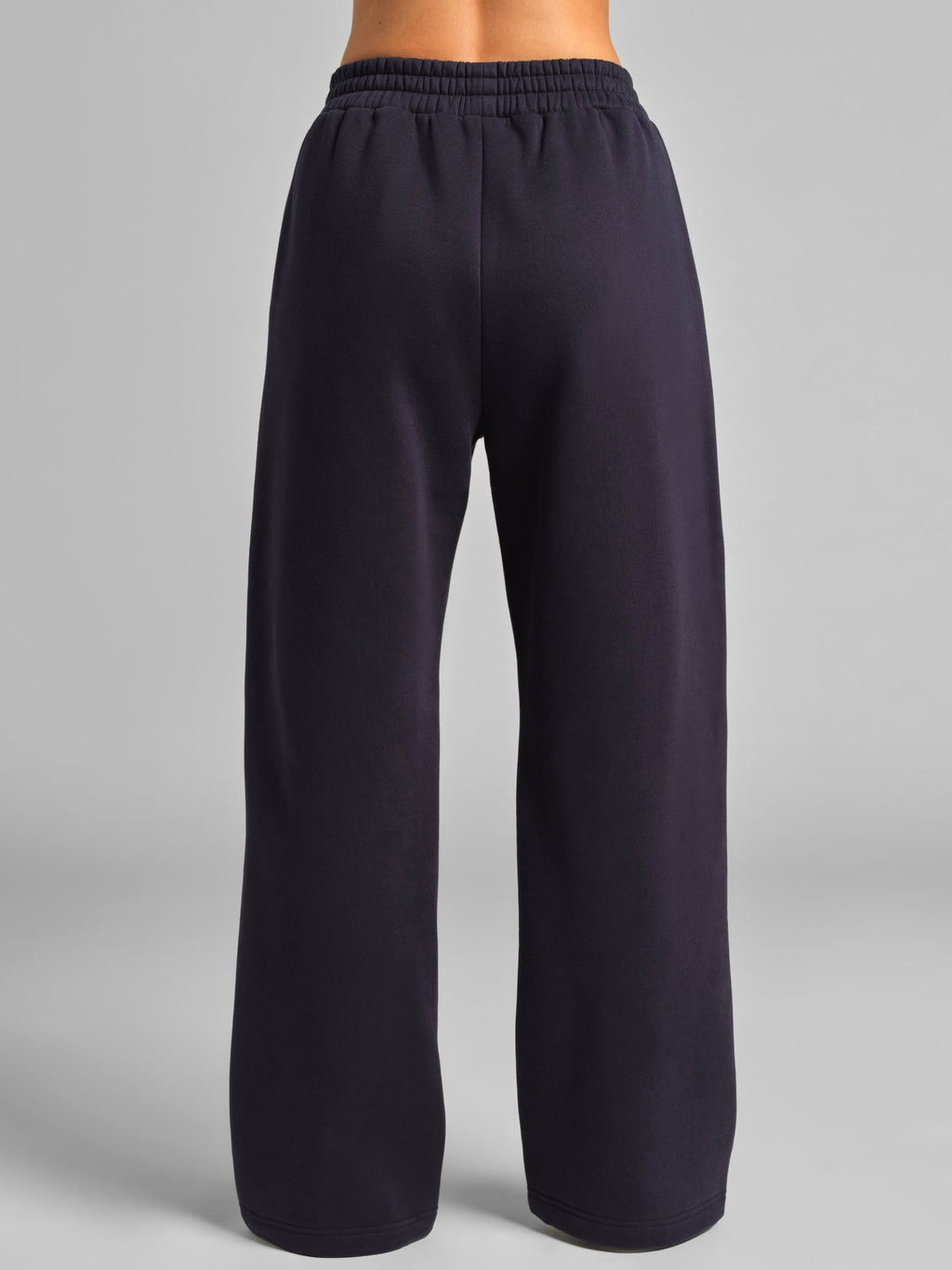 Minimalist Straight Leg Sweatpants – Short