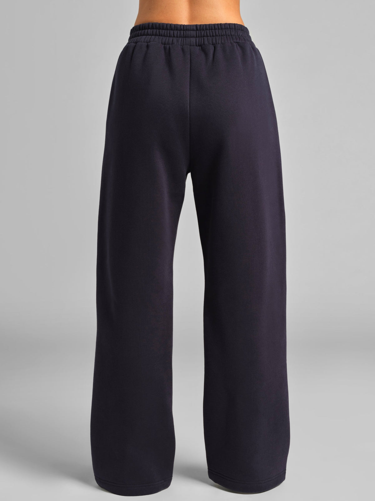 Minimalist Straight Leg Sweatpants – Long