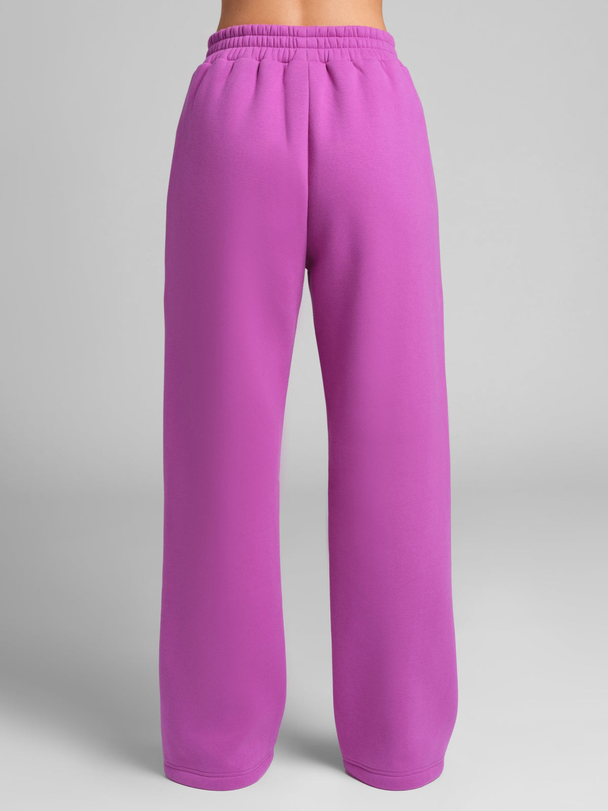 Minimalist Straight Leg Sweatpants – Short