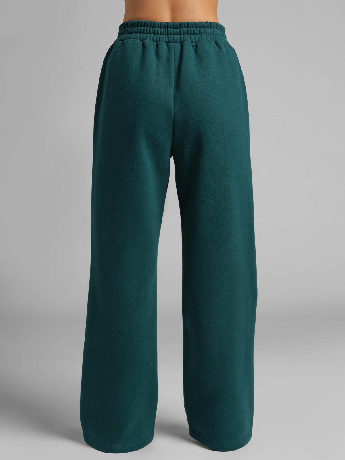 Minimalist Straight Leg Sweatpants – Short