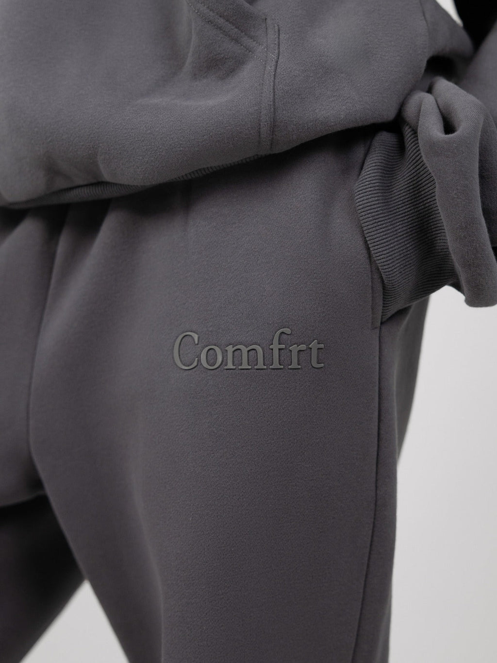 Minimalist Straight Leg Sweatpants – Long