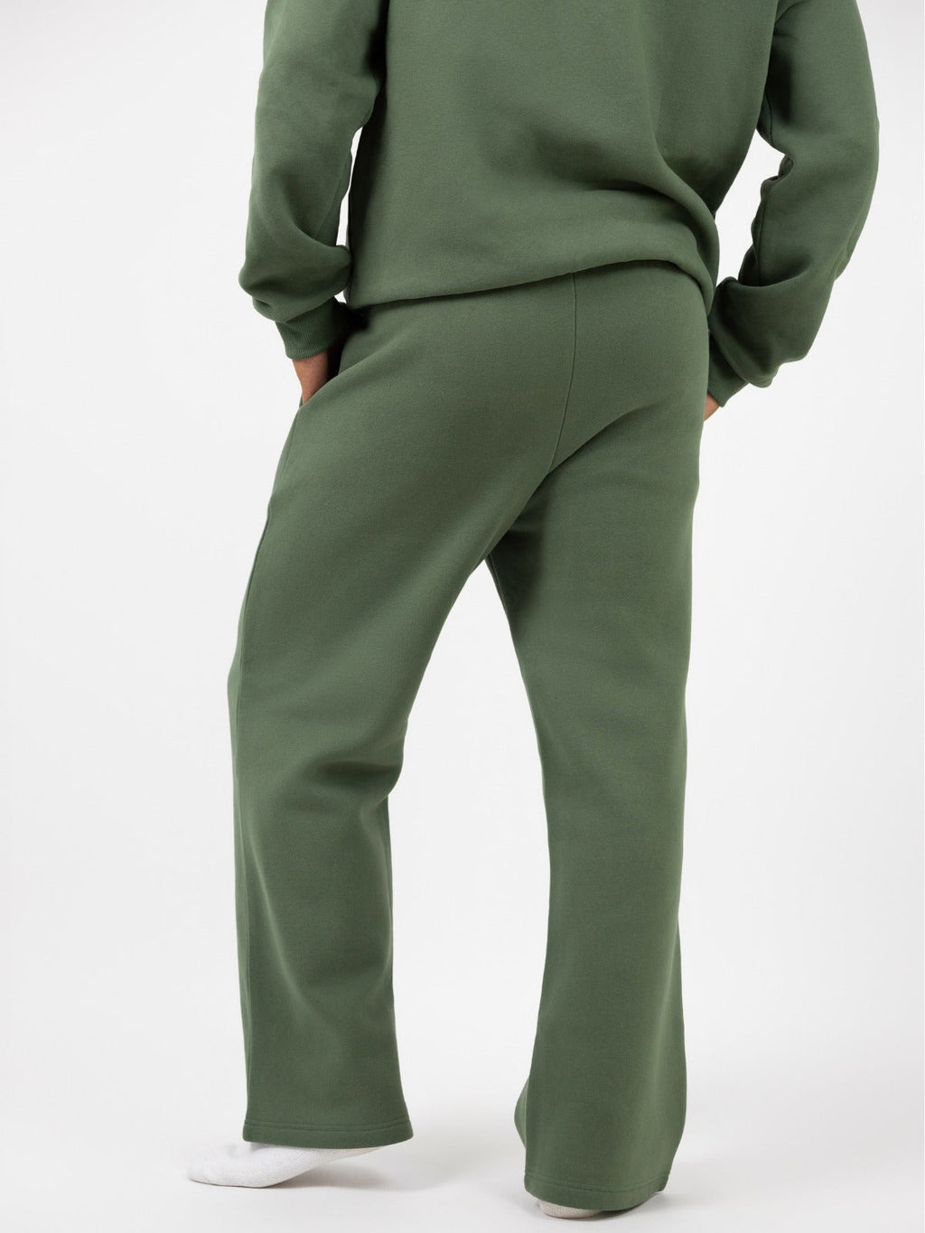 Minimalist Straight Leg Sweatpants – Short