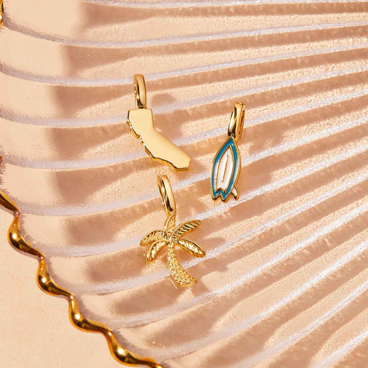 Harper Palm Tree Charm