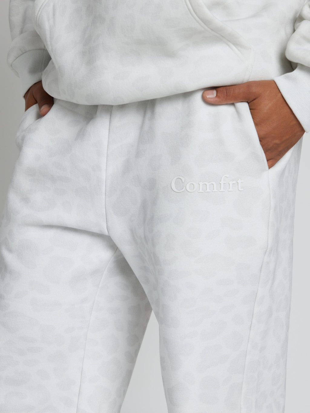 Minimalist Straight Leg Sweatpants – Short