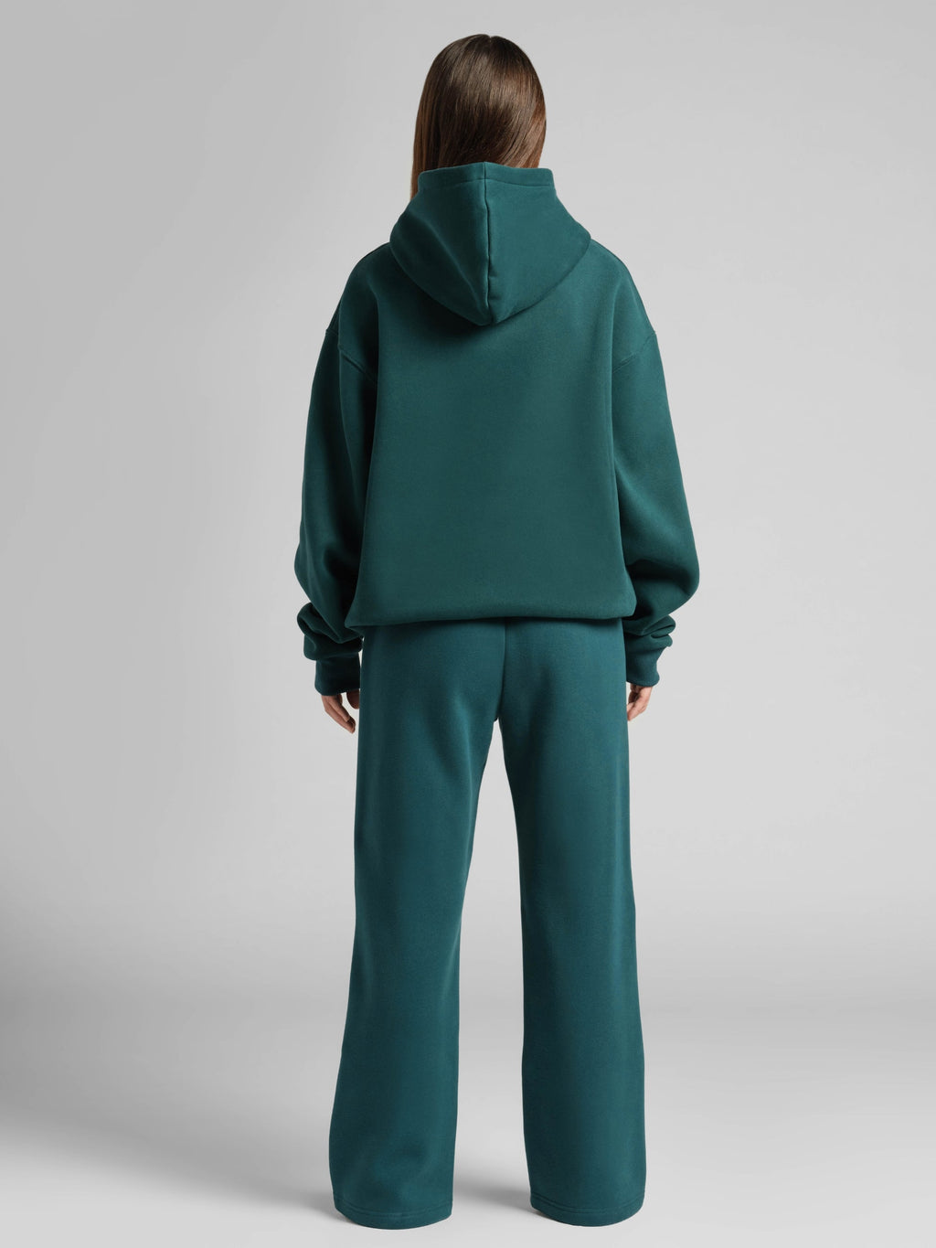 Minimalist Straight Leg Sweatpants – Short