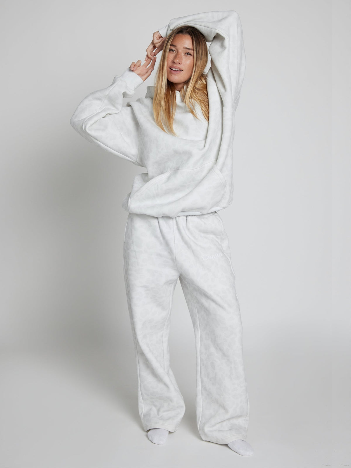 Minimalist Straight Leg Sweatpants – Short